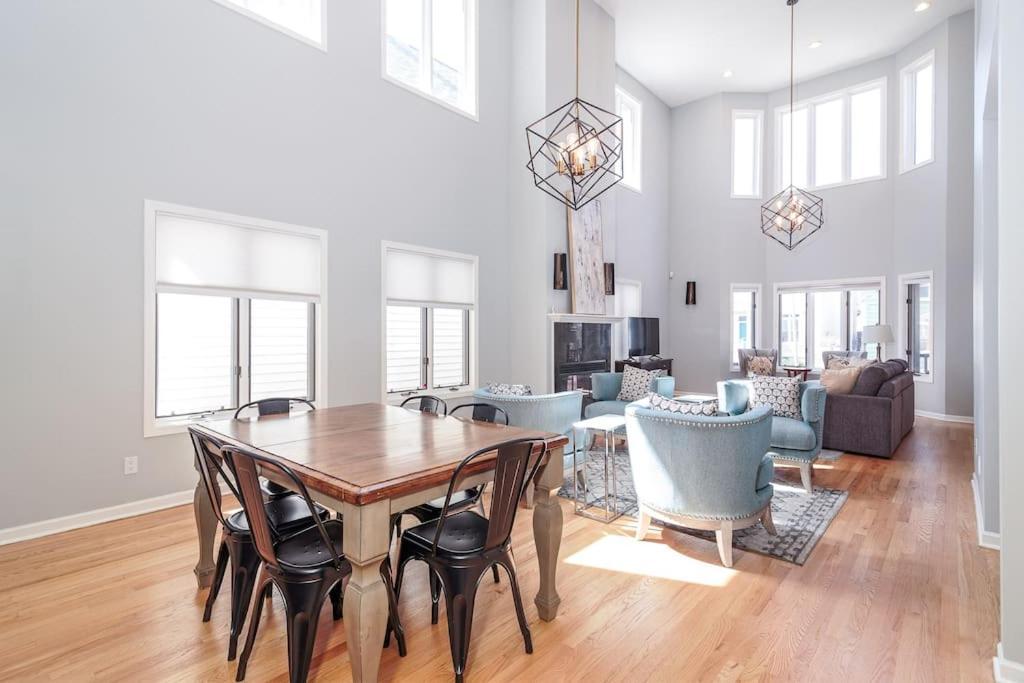 Eclectic Stylish And Cozy Milwaukee Unit Villa Exteriör bild