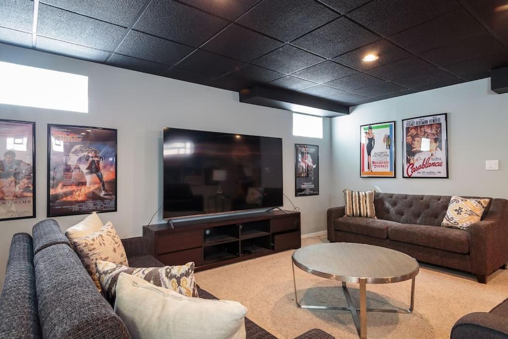 Eclectic Stylish And Cozy Milwaukee Unit Villa Exteriör bild