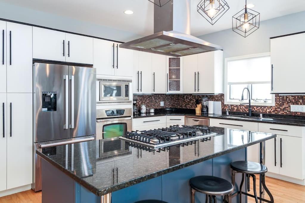 Eclectic Stylish And Cozy Milwaukee Unit Villa Exteriör bild